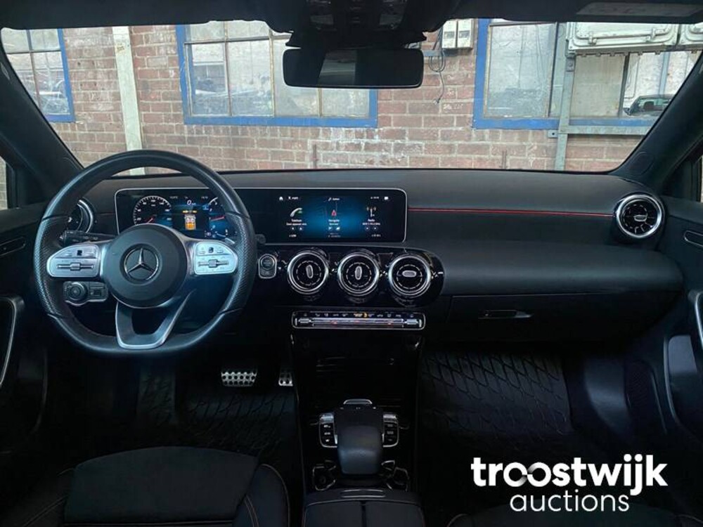 Mercedes-Benz A180 Business Solution AMG Night Upgrade A-Klasse 136pk 2019, XS-253-H