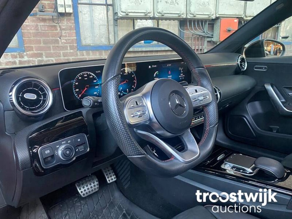 Mercedes-Benz A180 Business Solution AMG Night Upgrade A-Klasse 136pk 2019, XS-253-H