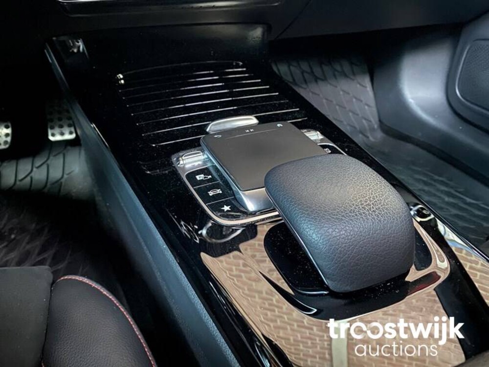 Mercedes-Benz A180 Business Solution AMG Night Upgrade A-Klasse 136pk 2019, XS-253-H