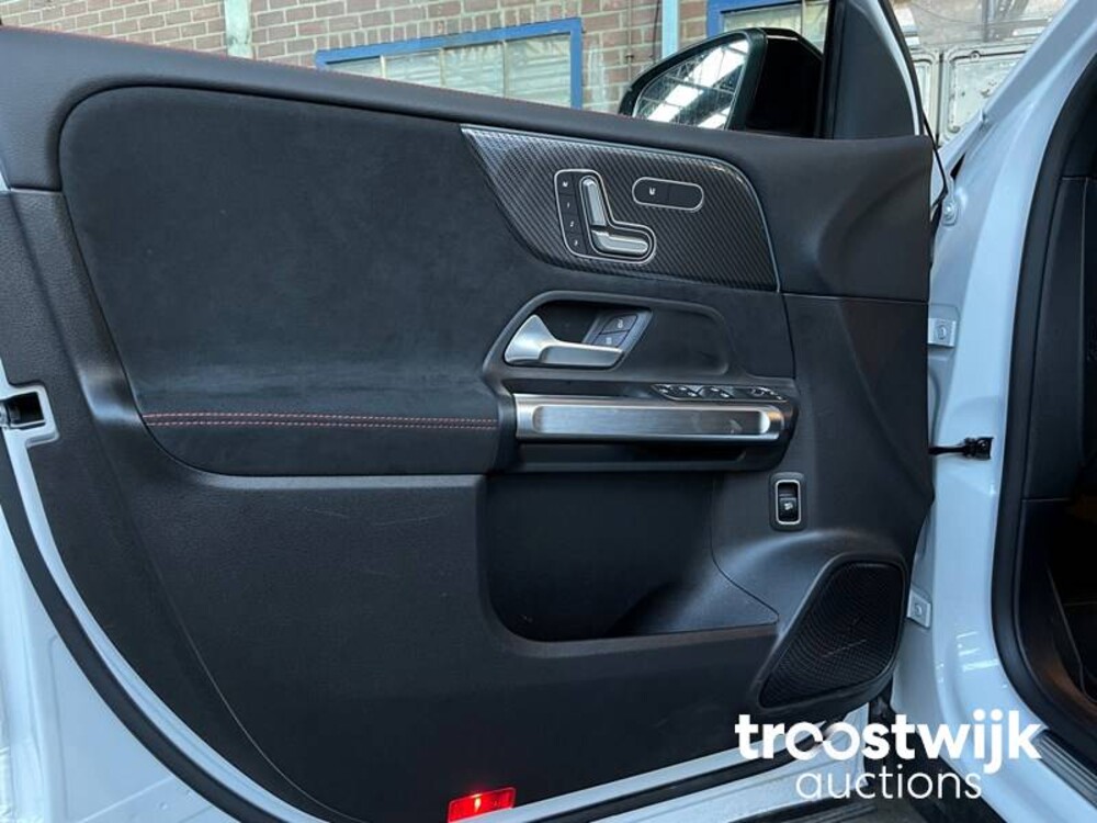 Mercedes-Benz GLB200 AMG Business Solution GLB-Klasse 163pk 2020 -Orig. NL-, K-837-BD