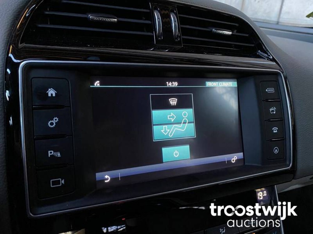 Jaguar XE 2.0 D R-Sport -Orig. NL- 163pk 2016, JP-175-P