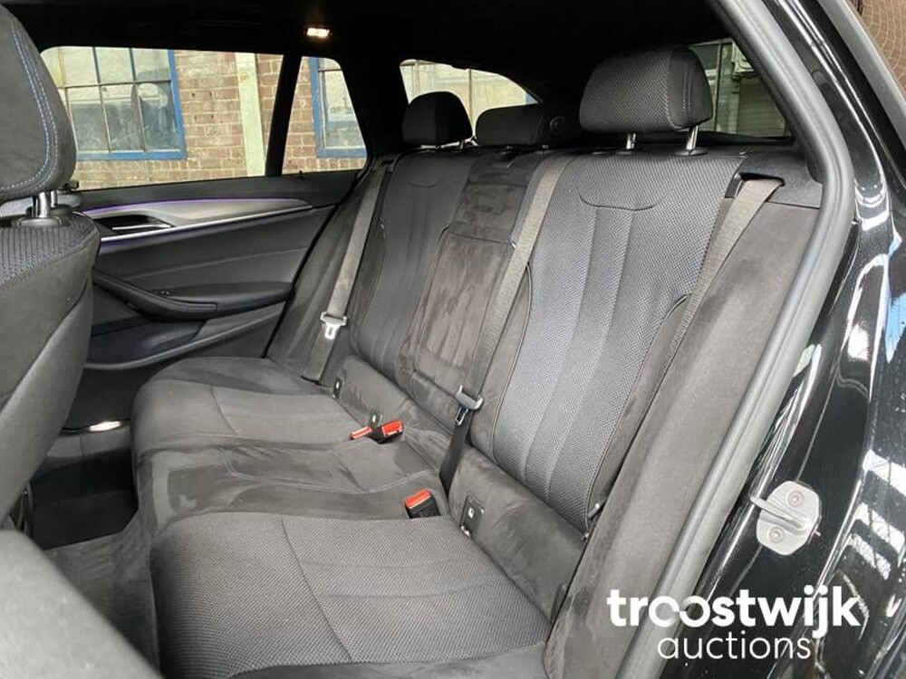 BMW 530d Touring M-Sport xDrive High Executive 5-serie 265pk 2017, TZ-429-L