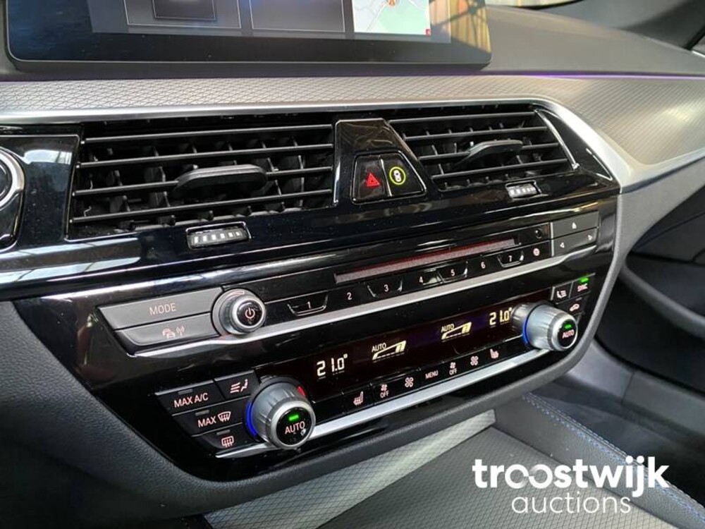 BMW 530d Touring M-Sport xDrive High Executive 5-serie 265pk 2017, TZ-429-L