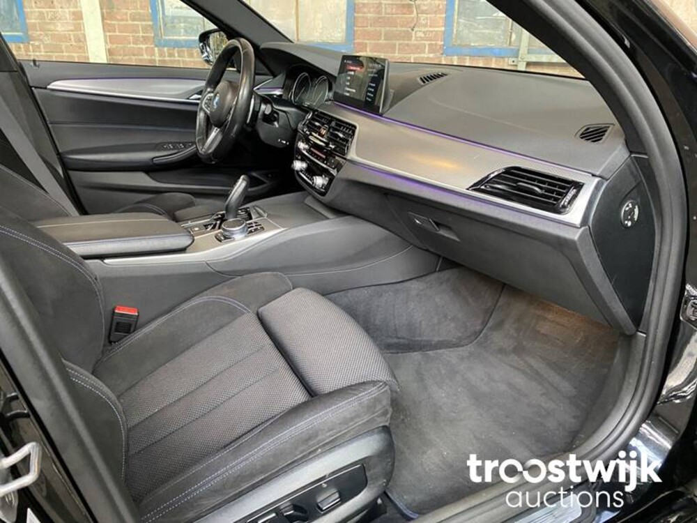 BMW 530d Touring M-Sport xDrive High Executive 5-serie 265pk 2017, TZ-429-L