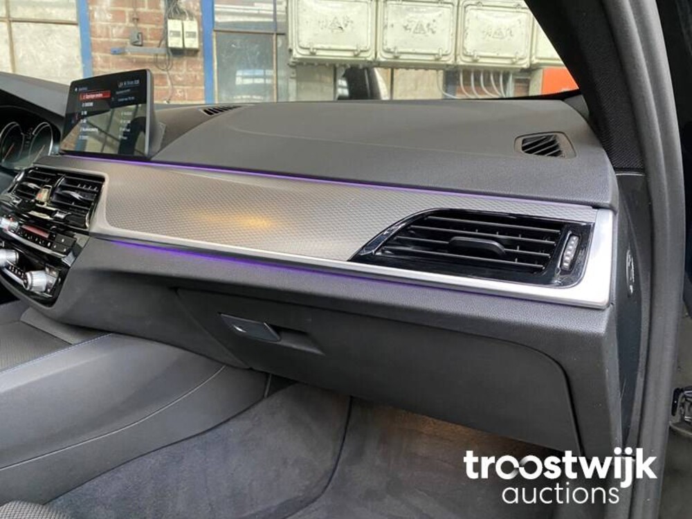 BMW 530d Touring M-Sport xDrive High Executive 5-serie 265pk 2017, TZ-429-L