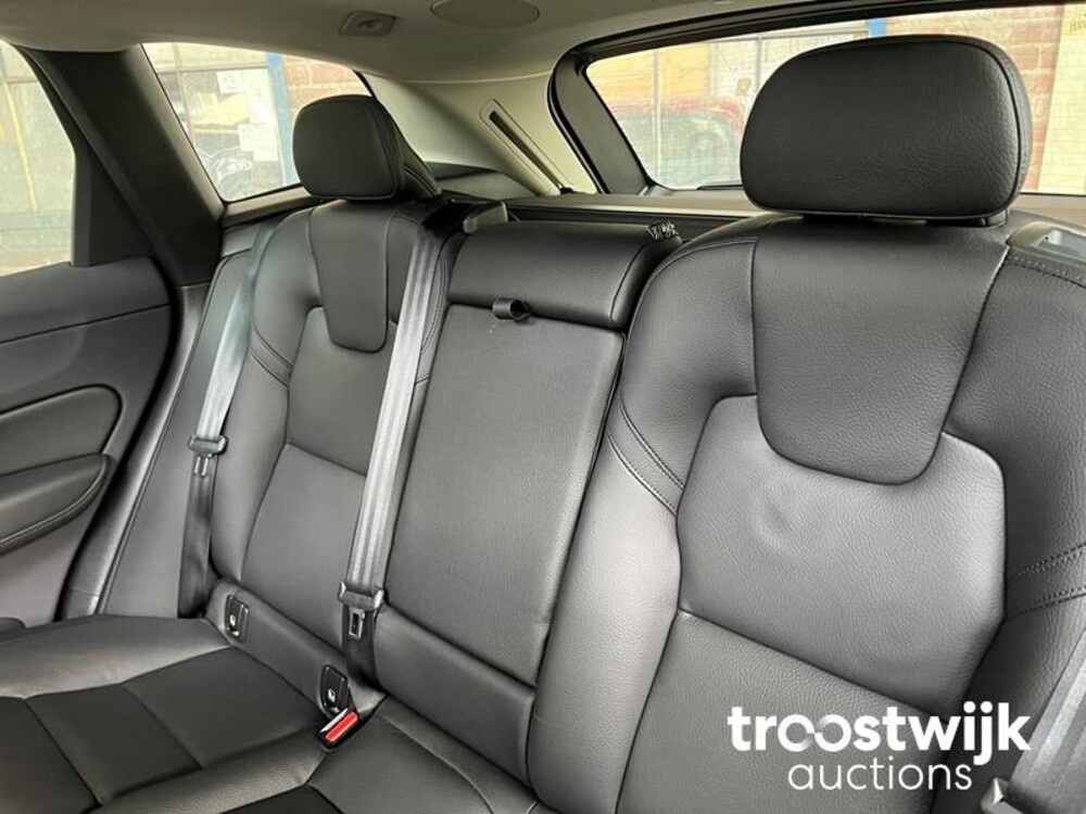 Volvo XC60 2.0 B4 Inscription 197pk 2022, R-656-JB -Fabrieksgarantie-