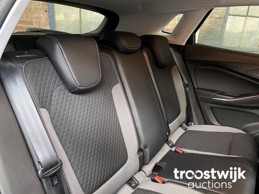 Opel Grandland X 1.2 Turbo Business + 131pk 2019, XZ-133-K