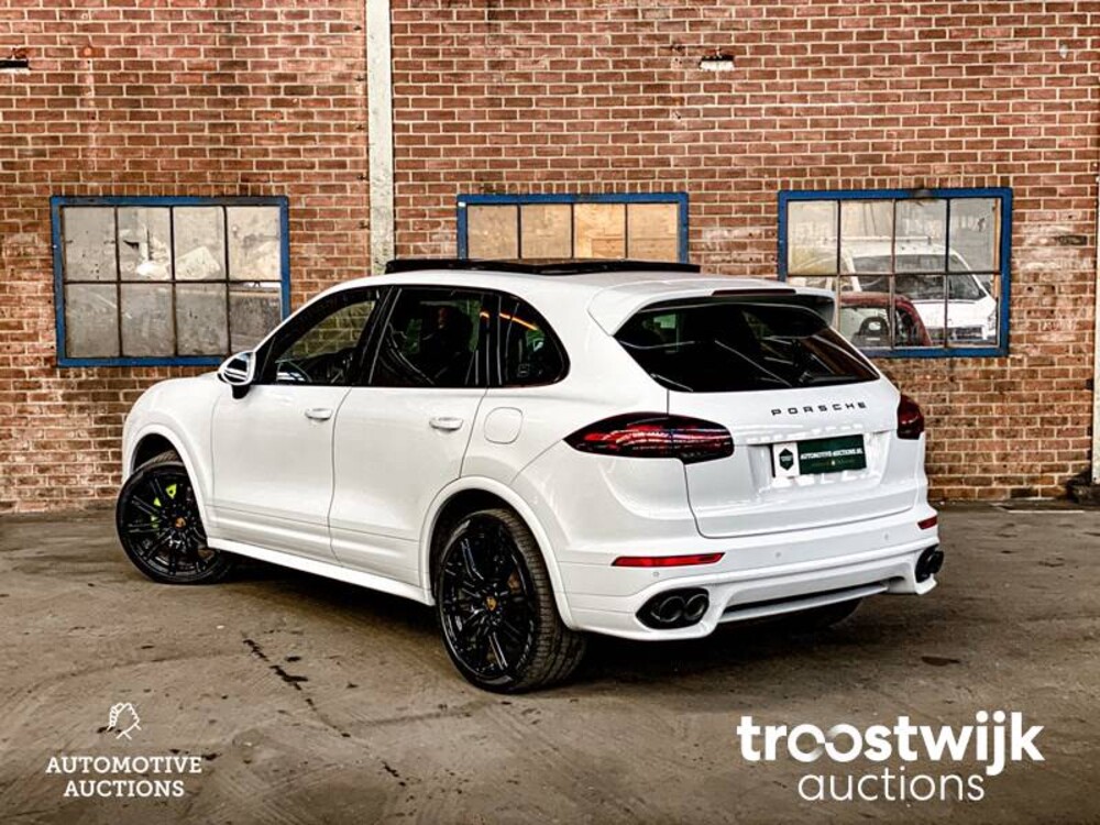 Porsche Cayenne S E-Hybrid 3.0 SportChrono 333pk 2015, ZV-689-T