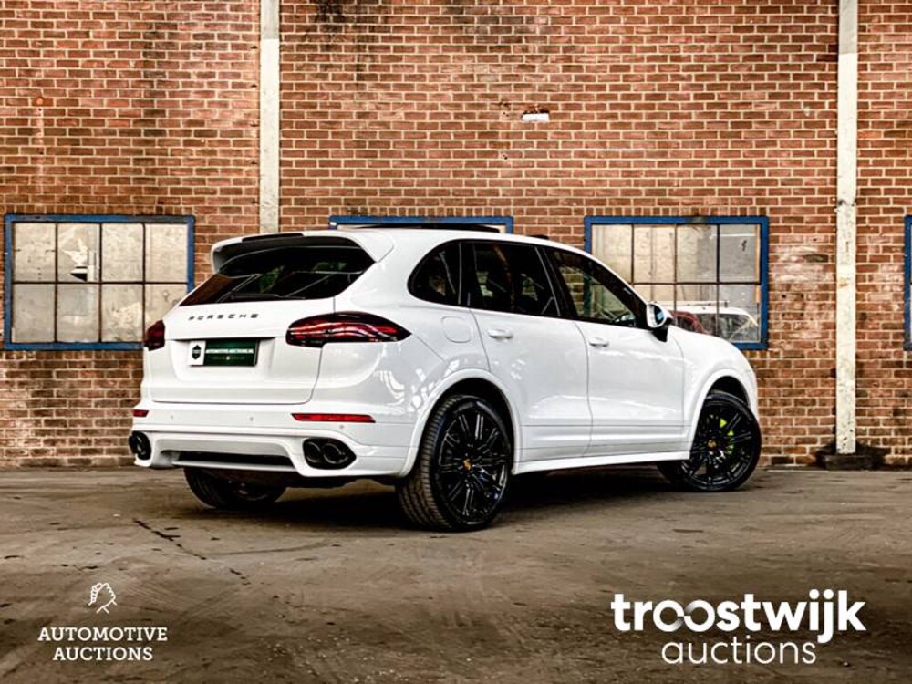 Porsche Cayenne S E-Hybrid 3.0 SportChrono 333pk 2015, ZV-689-T