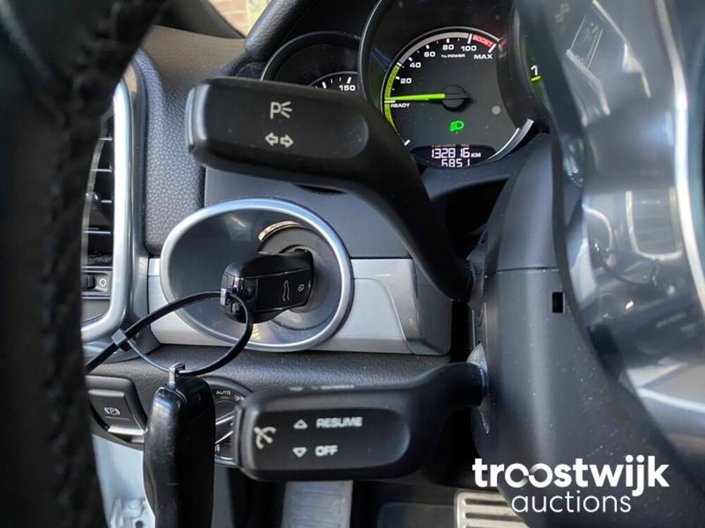 Porsche Cayenne S E-Hybrid 3.0 SportChrono 333pk 2015, ZV-689-T