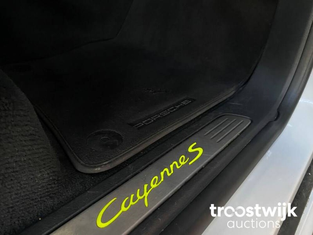Porsche Cayenne S E-Hybrid 3.0 SportChrono 333pk 2015, ZV-689-T