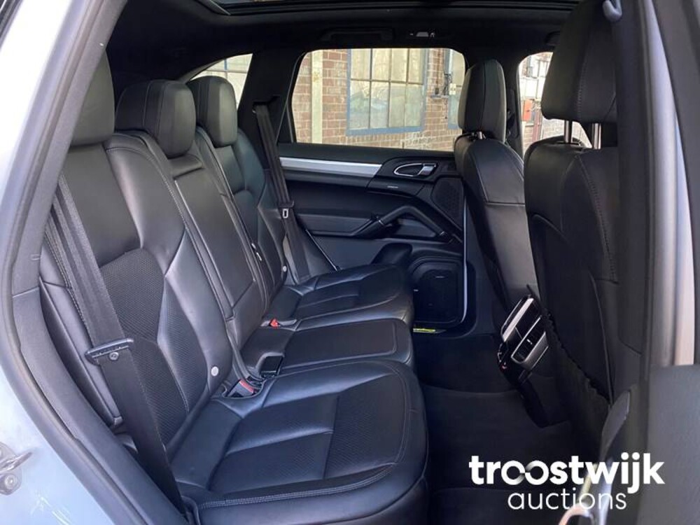 Porsche Cayenne S E-Hybrid 3.0 SportChrono 333pk 2015, ZV-689-T