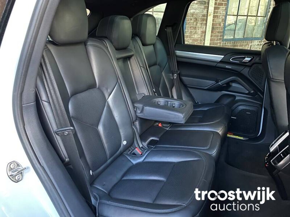 Porsche Cayenne S E-Hybrid 3.0 SportChrono 333pk 2015, ZV-689-T