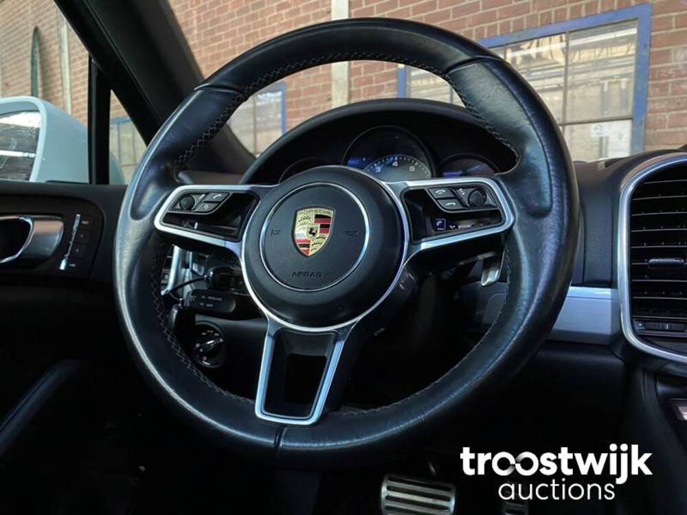 Porsche Cayenne S E-Hybrid 3.0 SportChrono 333pk 2015, ZV-689-T