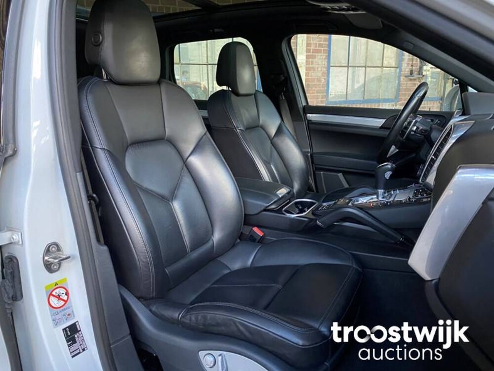 Porsche Cayenne S E-Hybrid 3.0 SportChrono 333pk 2015, ZV-689-T