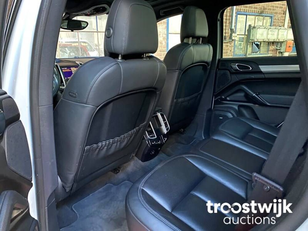 Porsche Cayenne S E-Hybrid 3.0 SportChrono 333pk 2015, ZV-689-T