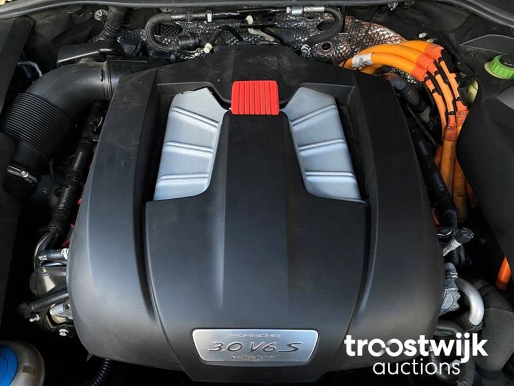 Porsche Cayenne S E-Hybrid 3.0 SportChrono 333pk 2015, ZV-689-T
