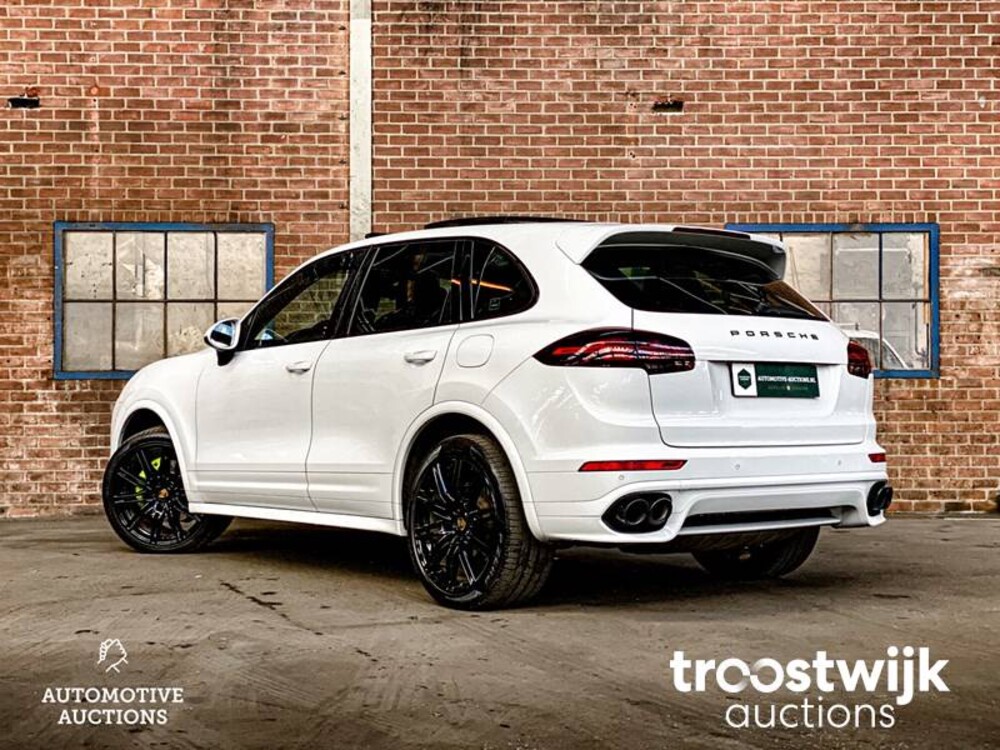 Porsche Cayenne S E-Hybrid 3.0 SportChrono 333pk 2015, ZV-689-T