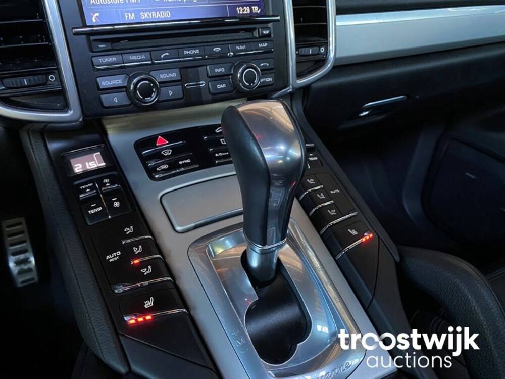 Porsche Cayenne S E-Hybrid 3.0 SportChrono 333pk 2015, ZV-689-T