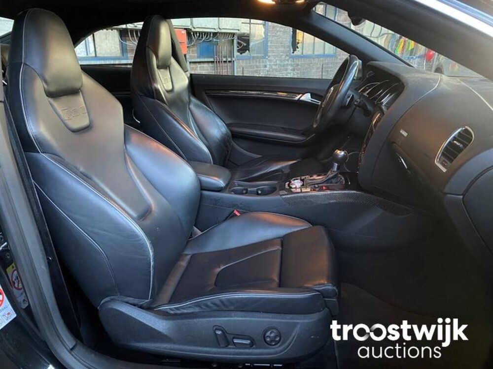 Audi RS5 Coupe 4.2 FSI Quattro 450pk 2012, 4-KVH-74