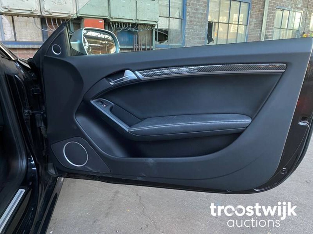 Audi RS5 Coupe 4.2 FSI Quattro 450pk 2012, 4-KVH-74