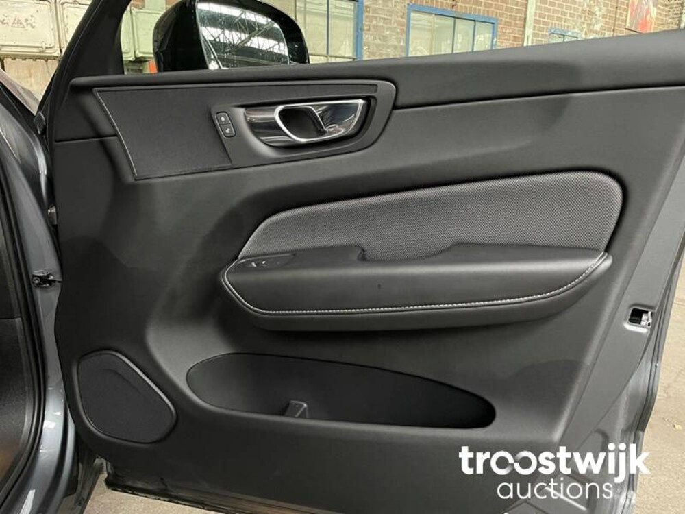 Volvo XC60 T8 R-Design Recharge 389pk 2021 -Fabrieksgarantie-