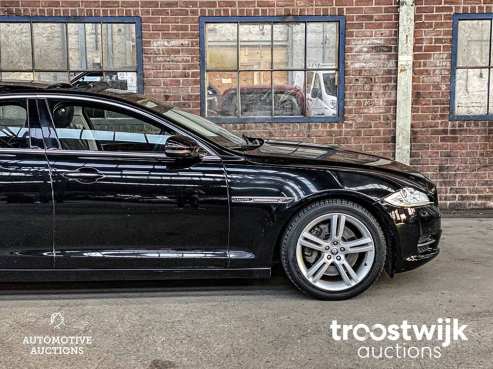 Jaguar XJ 3.0 V6 SC Premium Luxury 340pk 2013 -Orig. NL-, 9-SZK-73