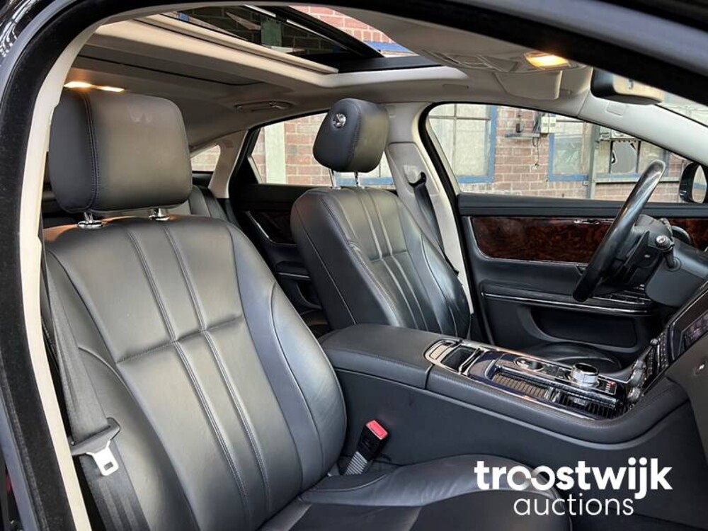 Jaguar XJ 3.0 V6 SC Premium Luxury 340pk 2013 -Orig. NL-, 9-SZK-73