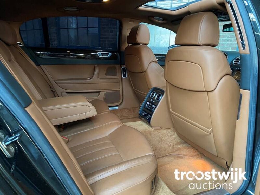 Bentley Flying Spur 6.0 W12 Bentley Continental Flying Spur 6.0 W12 560pk 2006 -Youngtimer-