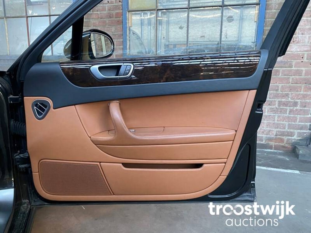 Bentley Flying Spur 6.0 W12 Bentley Continental Flying Spur 6.0 W12 560pk 2006 -Youngtimer-