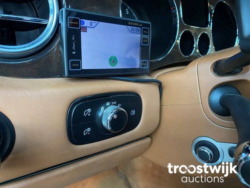 Bentley Flying Spur 6.0 W12 Bentley Continental Flying Spur 6.0 W12 560pk 2006 -Youngtimer-