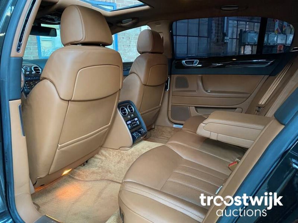 Bentley Flying Spur 6.0 W12 Bentley Continental Flying Spur 6.0 W12 560pk 2006 -Youngtimer-