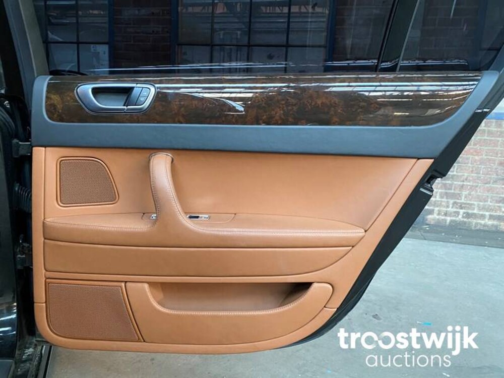 Bentley Flying Spur 6.0 W12 Bentley Continental Flying Spur 6.0 W12 560pk 2006 -Youngtimer-