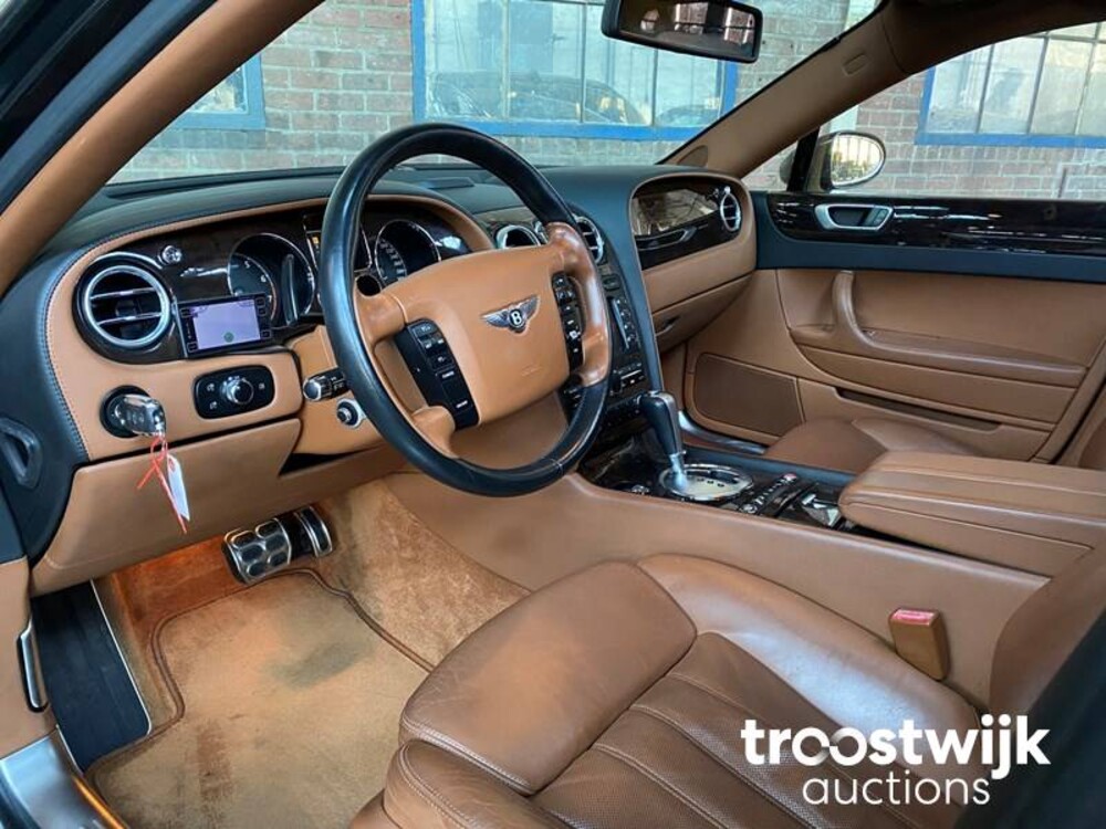 Bentley Flying Spur 6.0 W12 Bentley Continental Flying Spur 6.0 W12 560pk 2006 -Youngtimer-