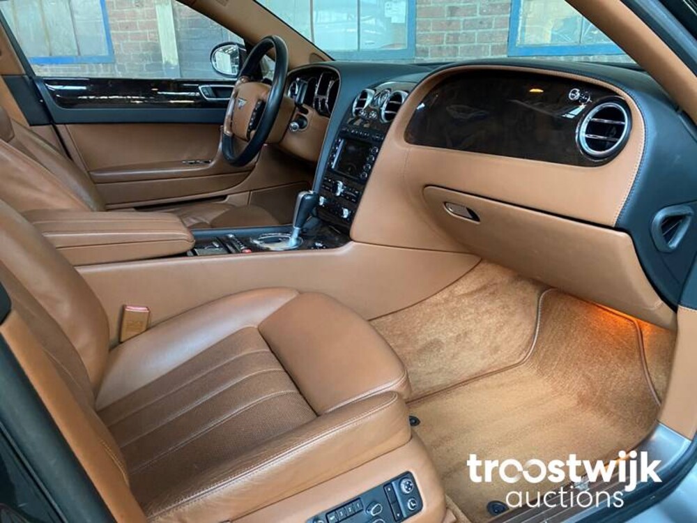 Bentley Flying Spur 6.0 W12 Bentley Continental Flying Spur 6.0 W12 560pk 2006 -Youngtimer-