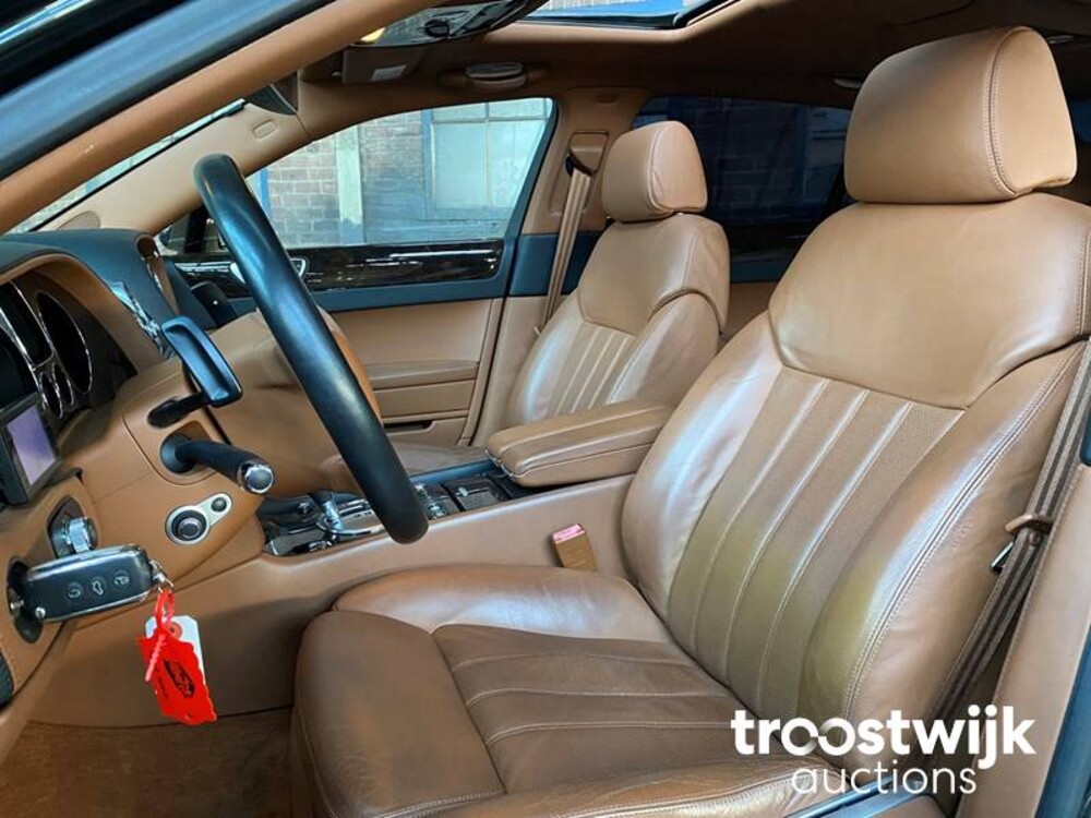 Bentley Flying Spur 6.0 W12 Bentley Continental Flying Spur 6.0 W12 560pk 2006 -Youngtimer-