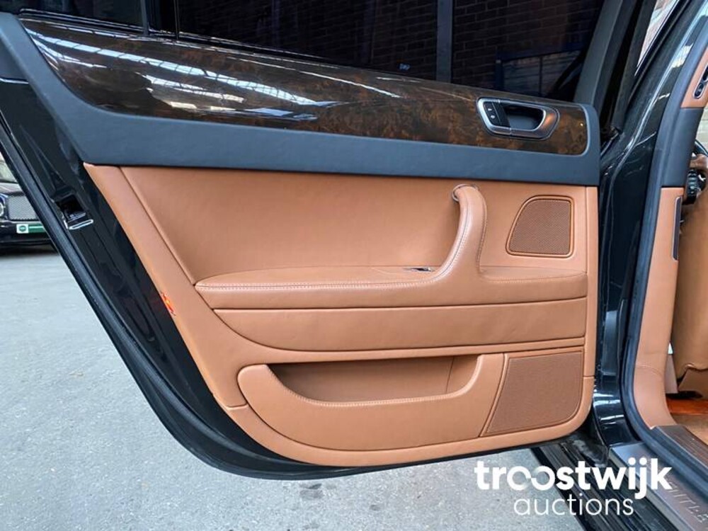 Bentley Flying Spur 6.0 W12 Bentley Continental Flying Spur 6.0 W12 560pk 2006 -Youngtimer-