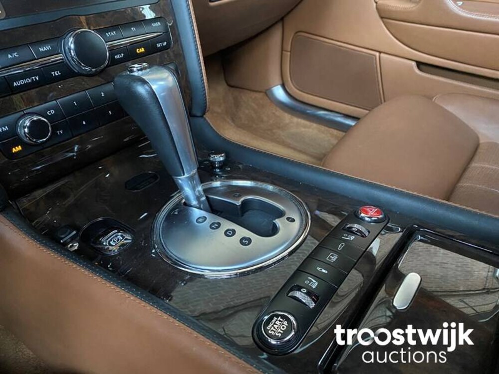 Bentley Flying Spur 6.0 W12 Bentley Continental Flying Spur 6.0 W12 560pk 2006 -Youngtimer-