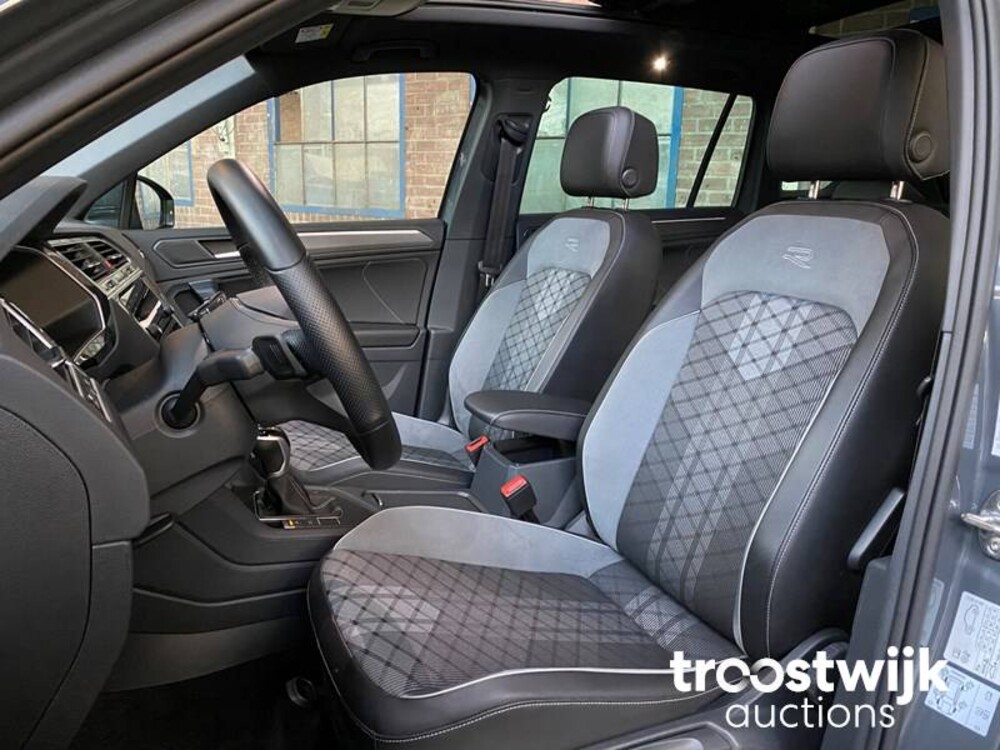 Volkswagen Tiguan R-Line TSI Life Business 150pk 2021 -Fabrieksgarantie-, L-969-ZS
