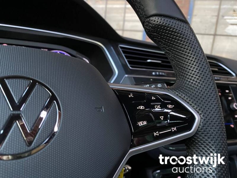 Volkswagen Tiguan R-Line TSI Life Business 150pk 2021 -Fabrieksgarantie-, L-969-ZS