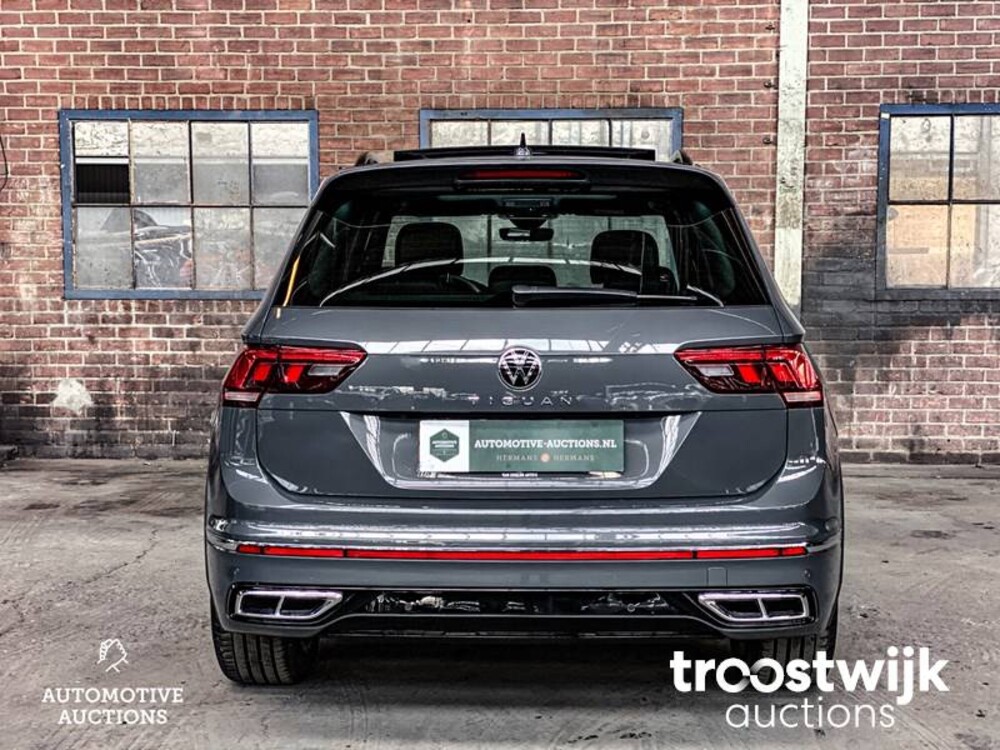 Volkswagen Tiguan R-Line TSI Life Business 150pk 2021 -Fabrieksgarantie-, L-969-ZS