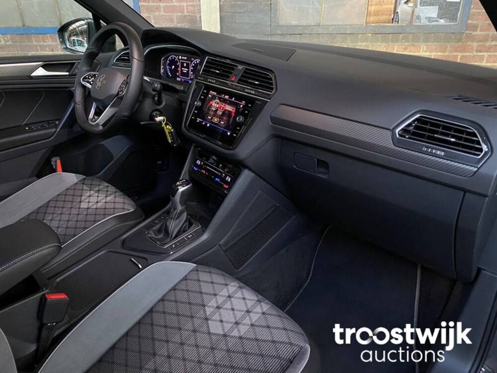 Volkswagen Tiguan R-Line TSI Life Business 150pk 2021 -Fabrieksgarantie-, L-969-ZS