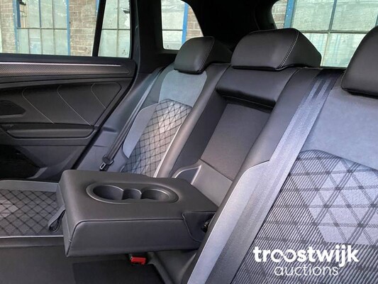 Volkswagen Tiguan R-Line TSI Life Business 150pk 2021 -Fabrieksgarantie-, L-969-ZS