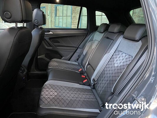 Volkswagen Tiguan R-Line TSI Life Business 150pk 2021 -Fabrieksgarantie-, L-969-ZS