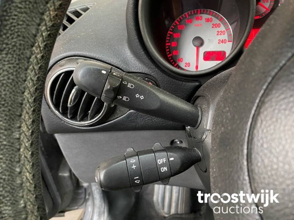 Alfa Romeo GT 2.0 JTS Disegno Bertone  166pk 2005 -Orig. NL-, 82-RK-VF