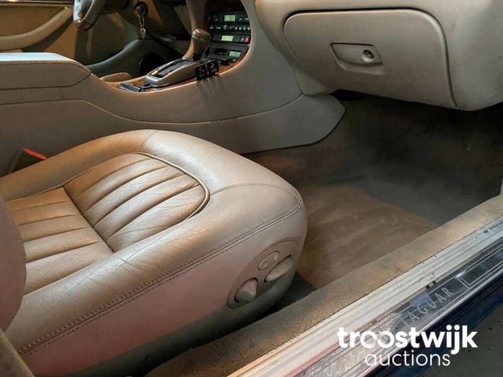 Jaguar 4.0 Jaguar Sovereign 4.0 241pk 1996, PN-JP-18
