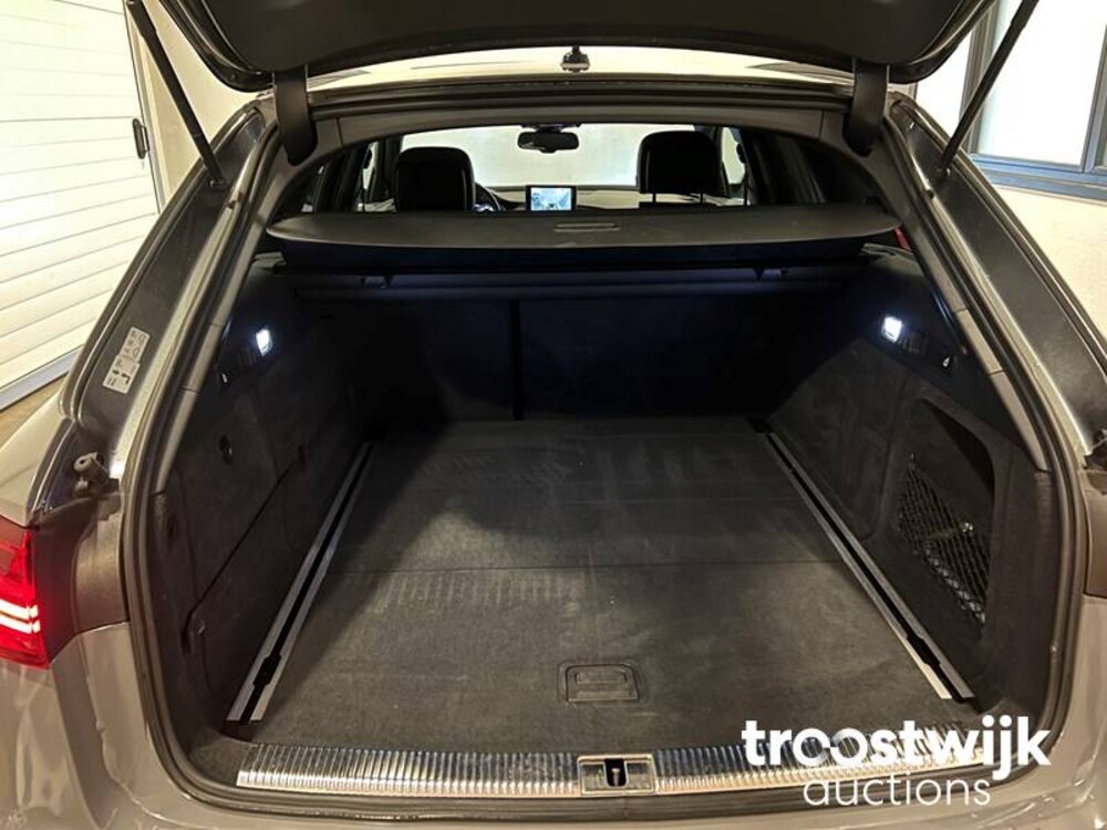 Audi A6 Avant S-Line TDI Ultra Sport Edition Auto