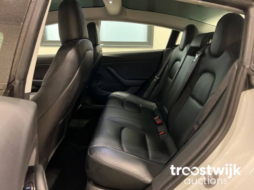 Tesla Model 3 Standard RWD Plus Auto