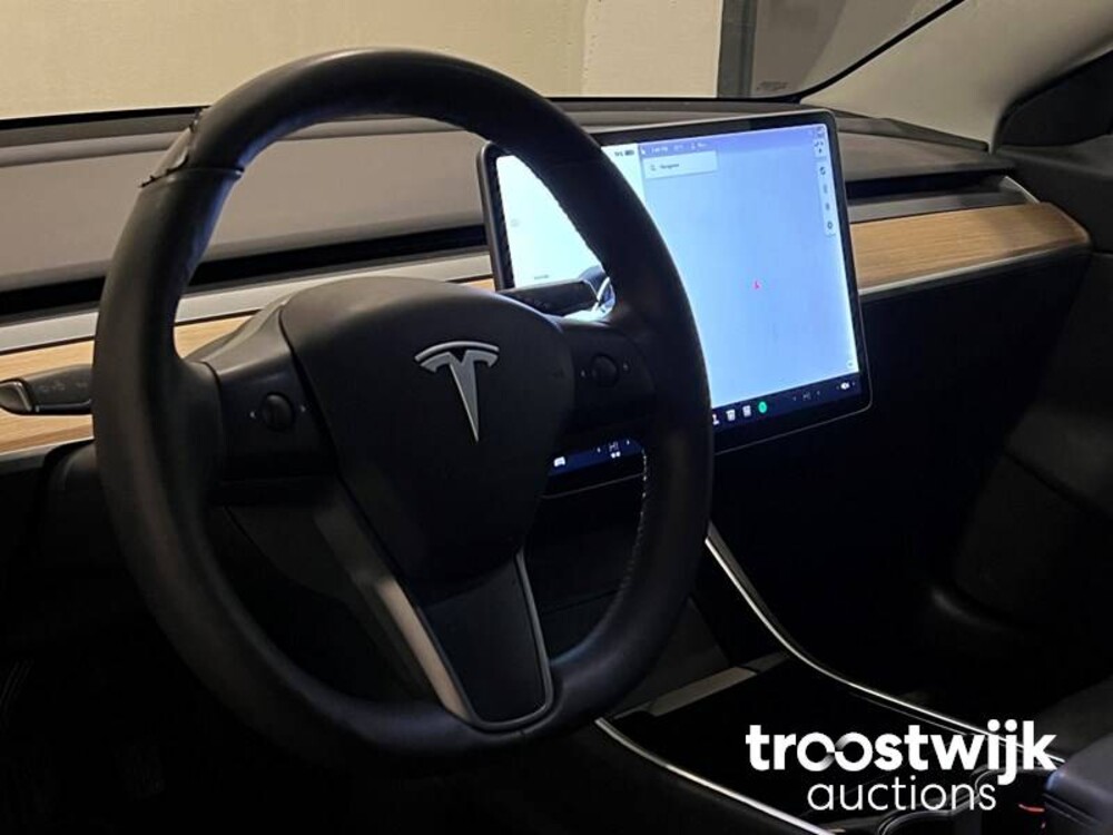 Tesla Model 3 Standard RWD Plus Auto