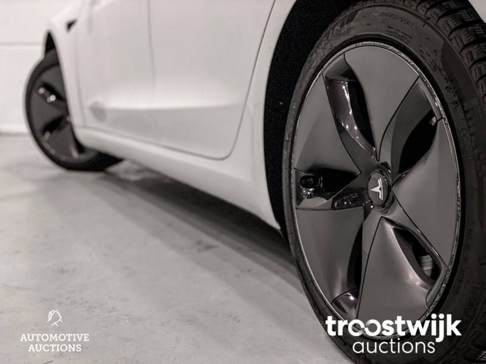 Tesla Model 3 Standard RWD Plus Auto